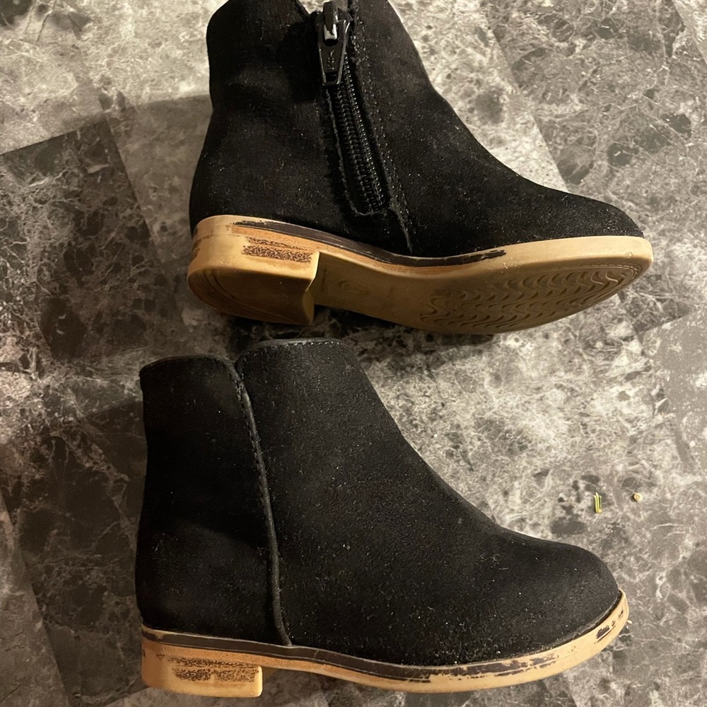 Cat & Jack Black Boots size‎ 5🌸